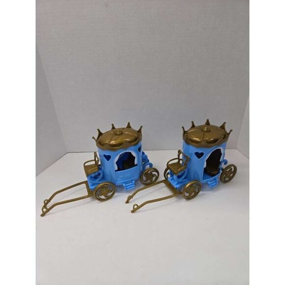 Vintage Evi and Timmy Royal Carriage